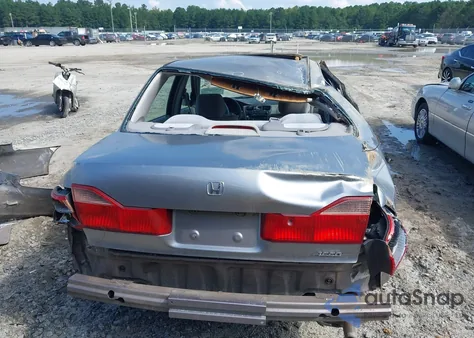 2000 Honda Accord 2.3 Ex from USA, damaged, VIN 1HGCG5657YA129045